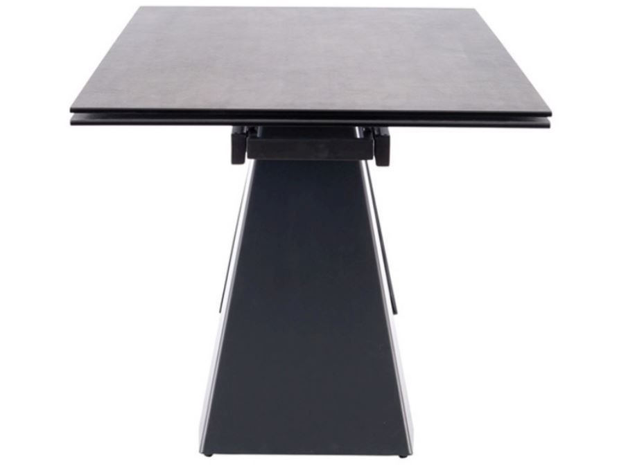 Indoor extendable dining table
