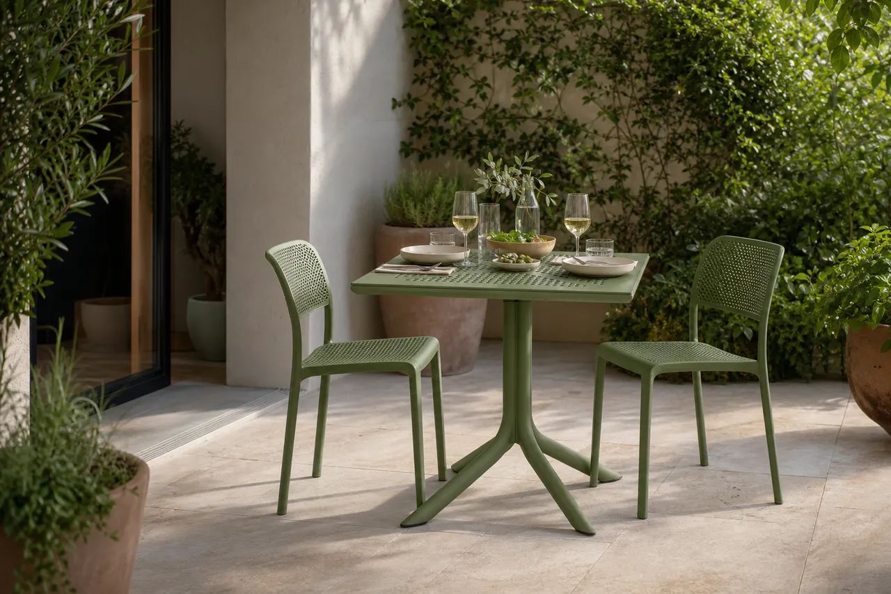 A green base for summer gatherings