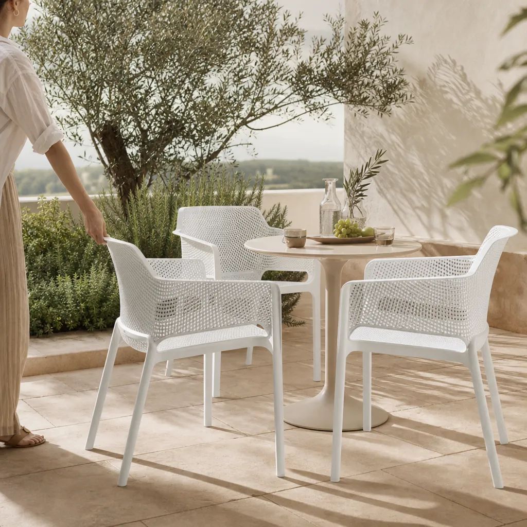 Made for sunlit, easy terrace moments
