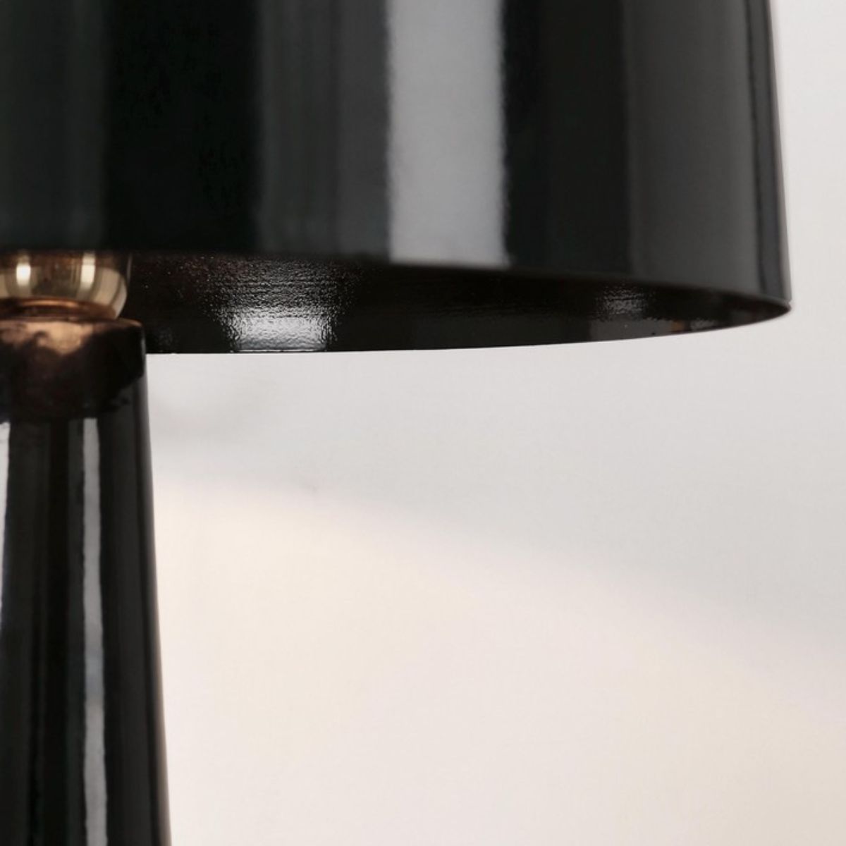 BT KIKI Black elegant Floor lamp