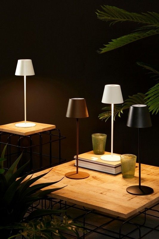 BT ANETTE Black modern Table lamp