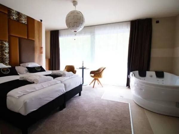 Baobab Suites****