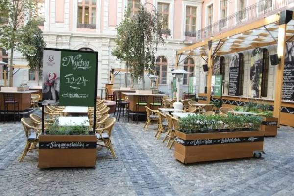 Egykettő Fröccsliget és Borbisztró