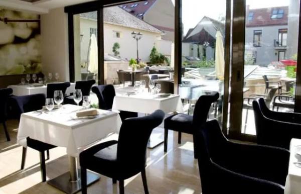 Merops Étterem Szekszárd, Hotel Merops