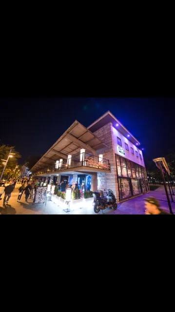 Prosit Wine Bar