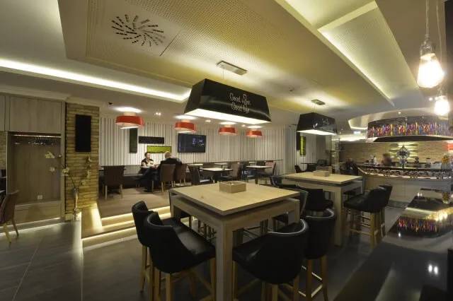Eiffel Bistro&Bar