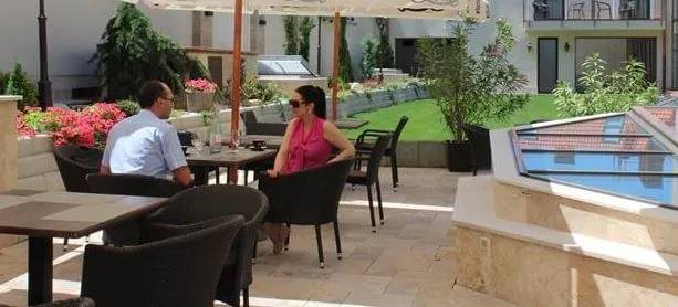 Hotel Merops Étterem terasz, Szekszárd
