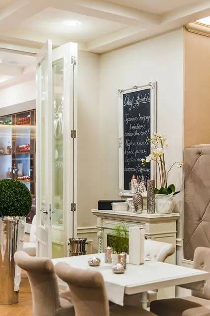 LOBBY CAFE