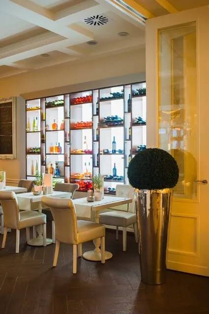 LOBBY CAFE
