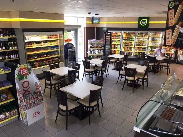 Mobil Petrol kút – kávézó