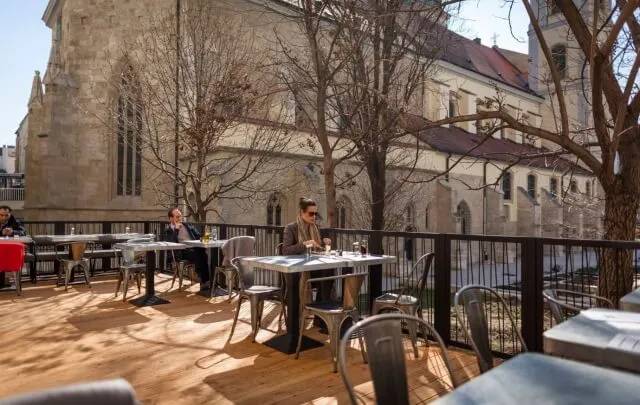 Monks Bistrot Budapest Piarista köz
