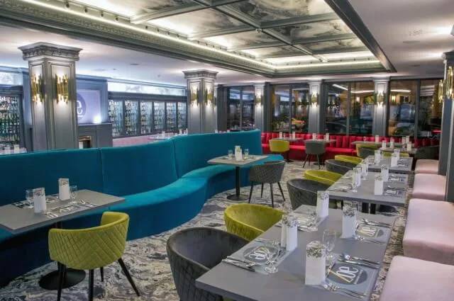 Zoe restaurant and lounge  Hotel Óbester