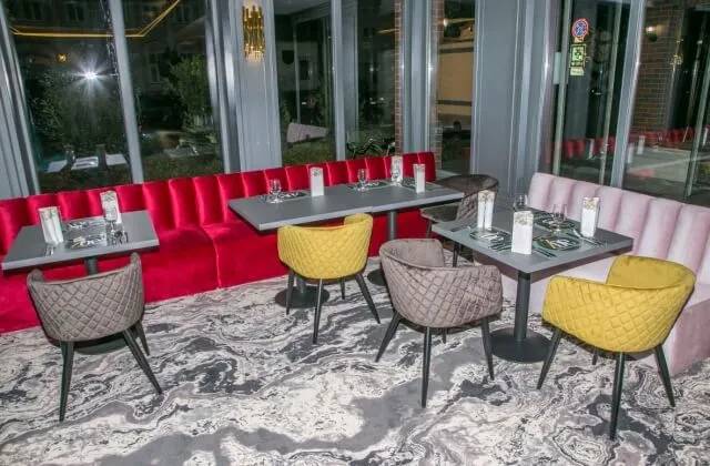 Zoe restaurant and lounge  Hotel Óbester